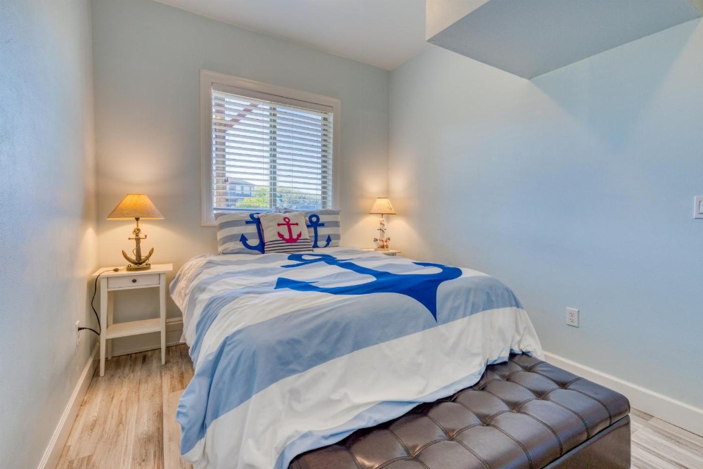 Breaker View Main image